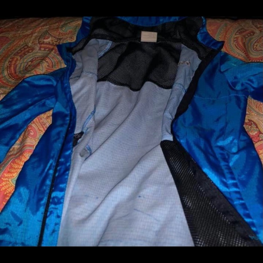 Columbia Light Weight Rain Jacket For Sale.